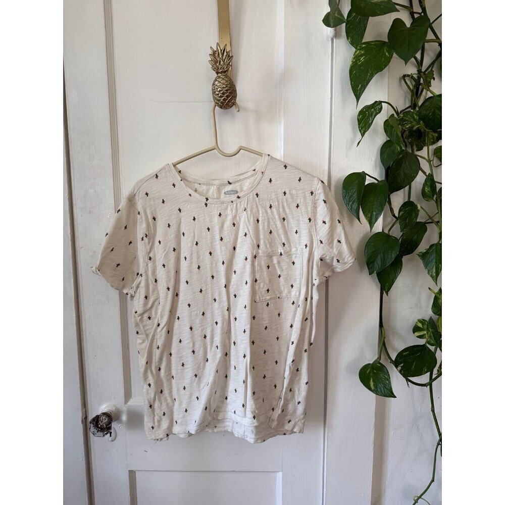 Old Navy boyfriend women’s size large small cactus T-shirt